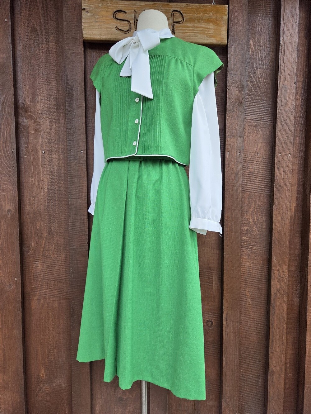 1960s Vintage 2 Pc Dress With Belt DW3 Fashions